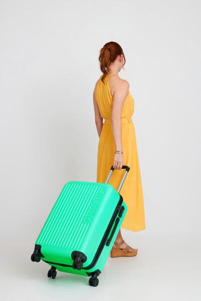 Coral High ABS Su Yeşili Orta Boy Valiz 16422 - 8
