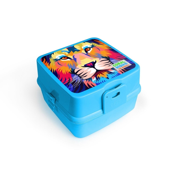 Coral High Kids Mavi Saks Aslan Desenli Dört Bölmeli Çatal ve Kaşıklı Beslenme Kabı 32900 - 1