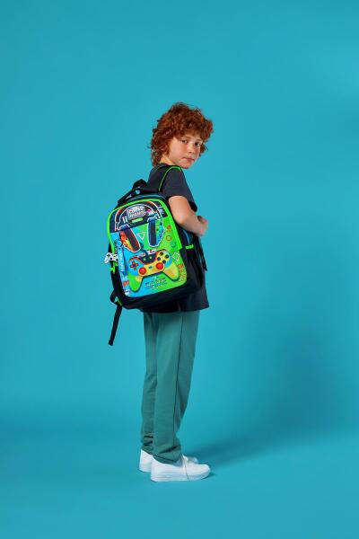Coral High Kids Kulaklık Game Desenli Üç Bölmeli Okul Sırt Çantası 23667 - 2
