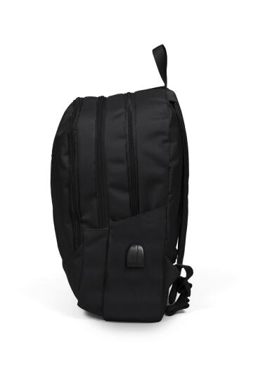 Coral High Sport Siyah Dört Bölmeli USB Şarjlı Kulaklık Çıkışlı Sırt Çantası 23226 - 2
